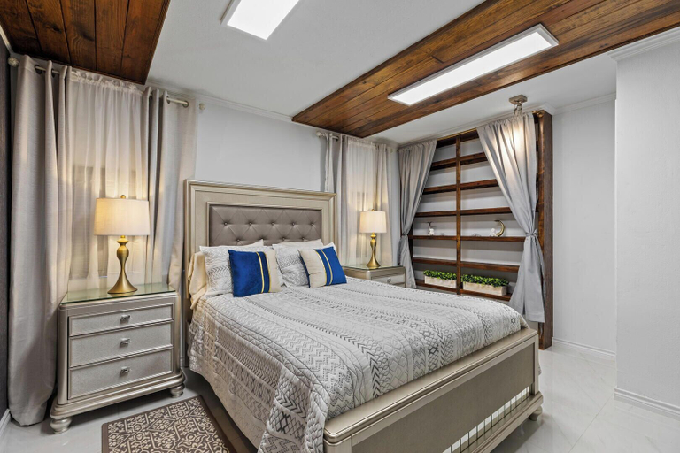 Bedroom 3, Luxury Living off Padre Blvd, Walk to Beach & Bay!, Cameron