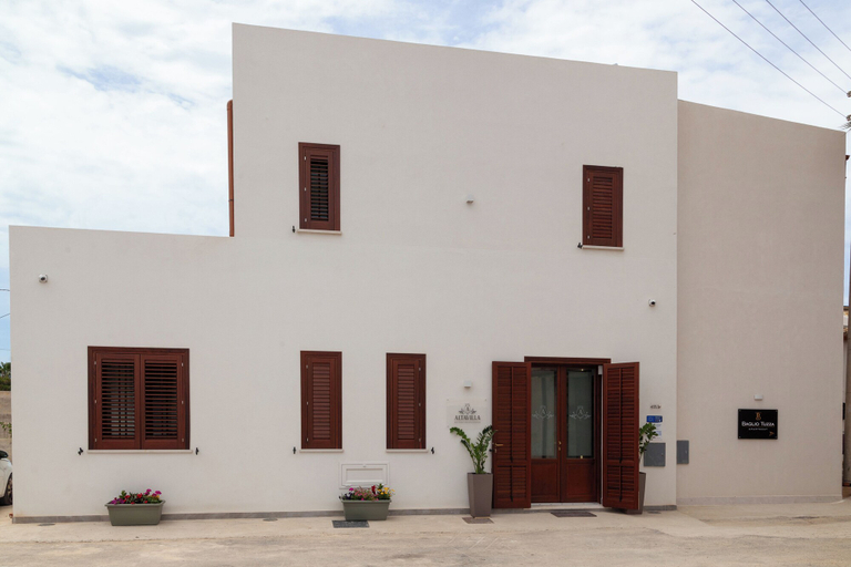 Exterior & Views 2, Altavilla Boutique Holidays House, Trapani