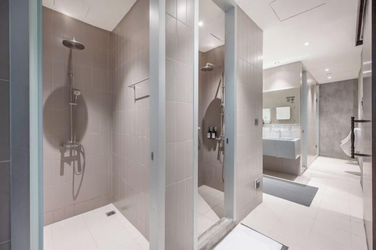 Bathroom 4