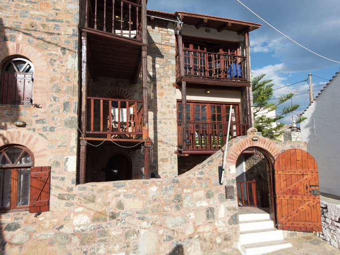 Exterior & Views 2, Traditional Apartment in Elounda, Crete