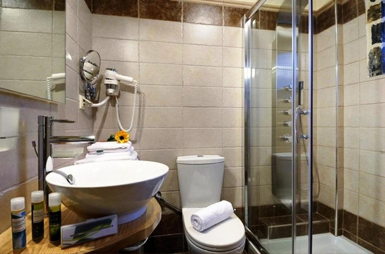Bathroom, Prasino - Galazio, Thessaly