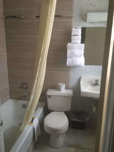 Bathroom 2, Alamo Motel, Sheridan