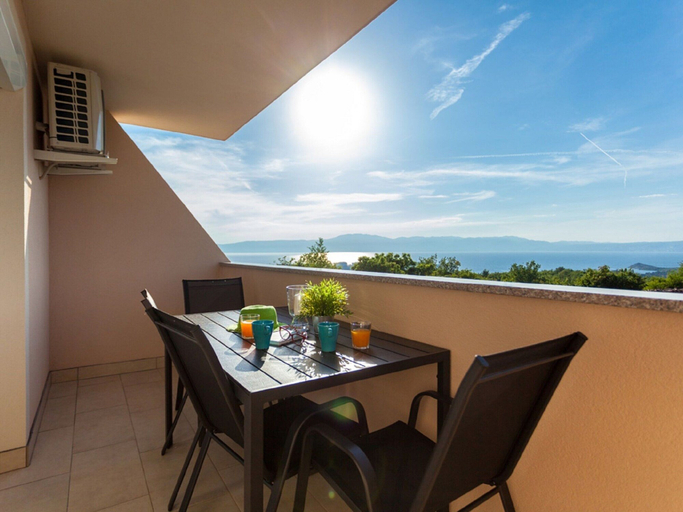Others 5, Apartment in Omisalj With Rooftop Terrace, Omišalj
