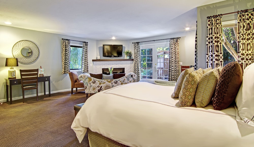 Bedroom 2, Babbling Brook Inn, Santa Cruz