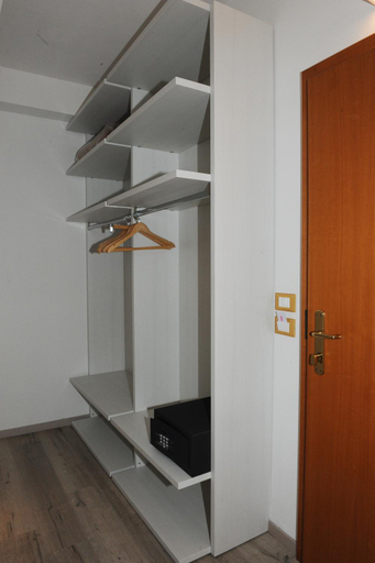 Bedroom 2, Val Di Monte, Verona