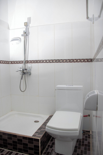 Bathroom 4, Hôtel Les 12 Collines, Ivato Ambohijanahary, Analamanga