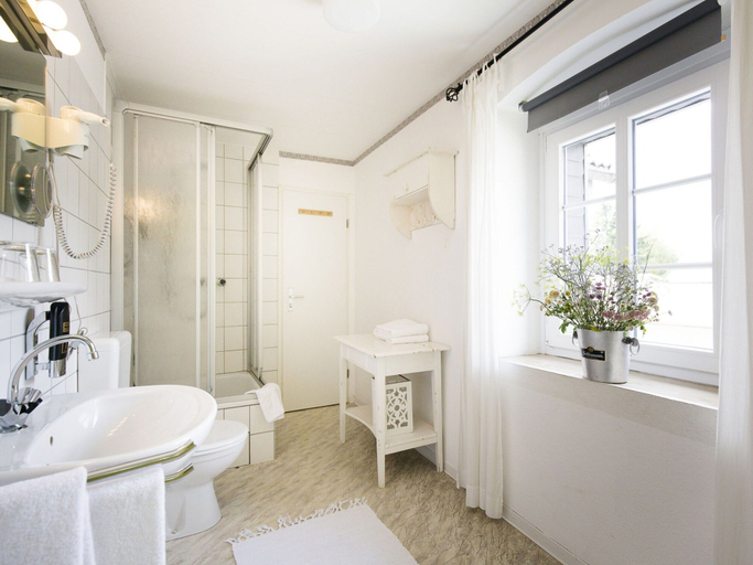 Bathroom 4, Winterberg Gruppenhaus mit Sauna - ideal fur Familien  Freunde, Hochsauerlandkreis