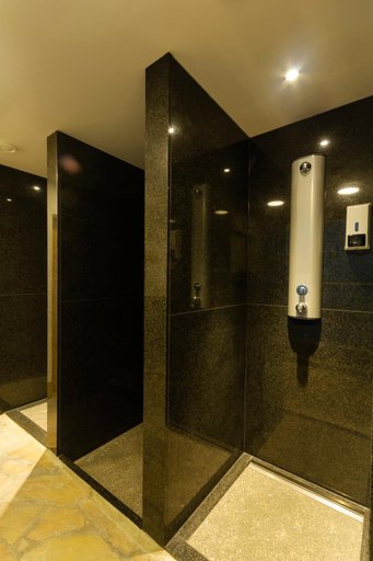 Others 5, Hotel Pracha, Limburg