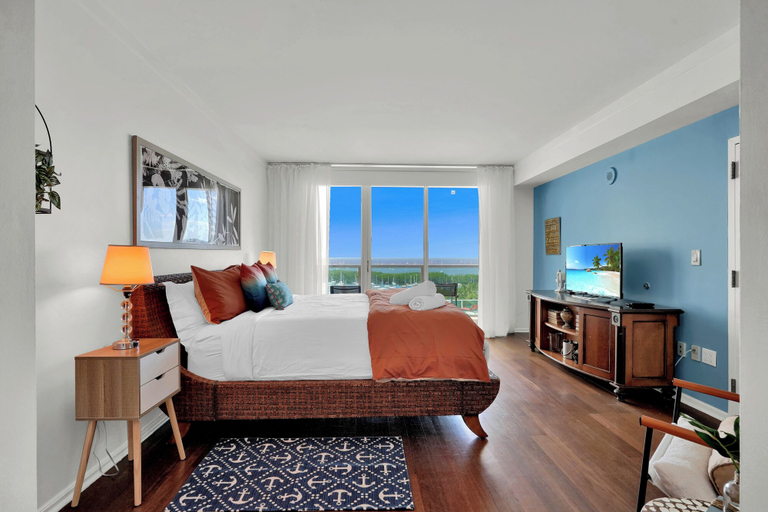 Others 5, Amazing SEA VIEW Studio, Miami-Dade
