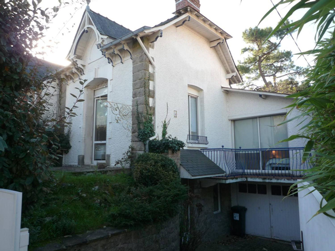 Villa Bauloise 5 pieces, 8 couchages, proche marche, plage, jardin, parking, BBQ - FR-1-245-131, Loire-Atlantique