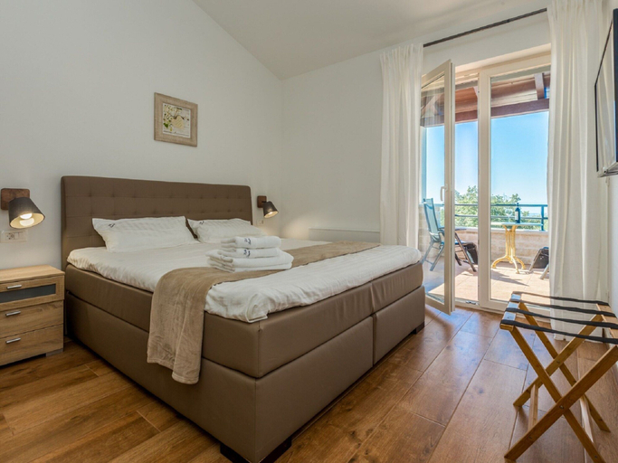 Bedroom 3, Gorgeous Villa With Private Pool and Covered Terrace & Sea View, Kaštelir-Labinci