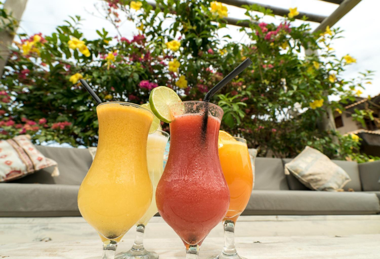 Food & Drinks