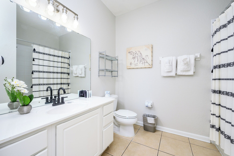 Bathroom 5, Beautiful Lakeview Condo, New Listing -1024, Orange