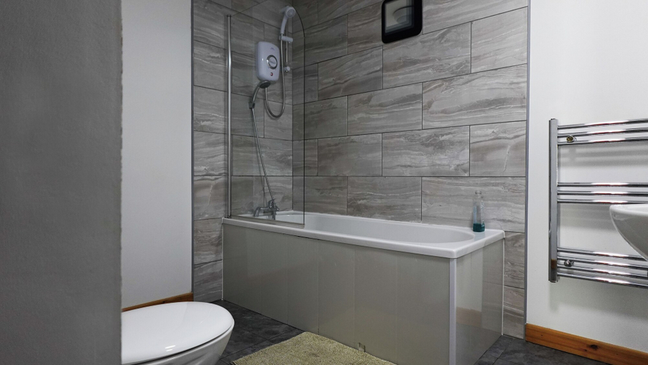 Bathroom 3, The EliteApex, Manchester