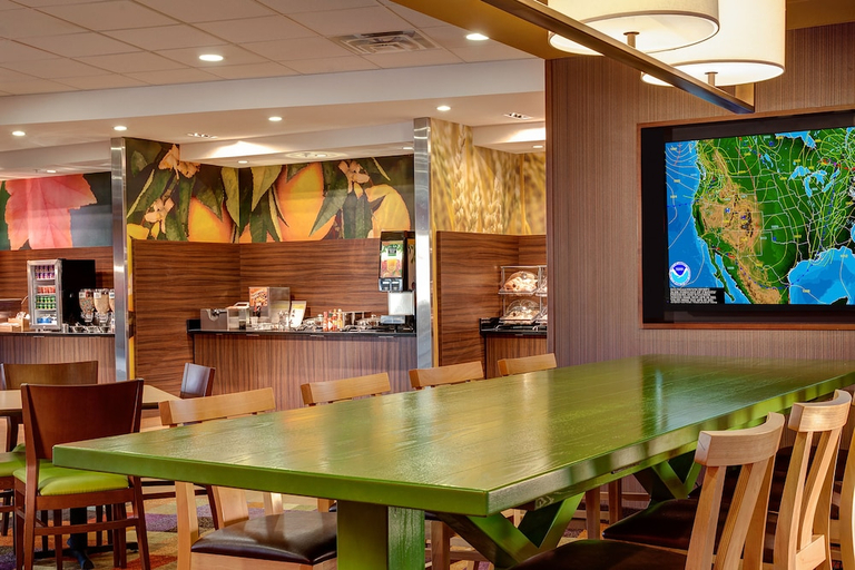 Food & Drinks 4, FAIRFIELD INN SUITES SMITHFIELD, Johnston