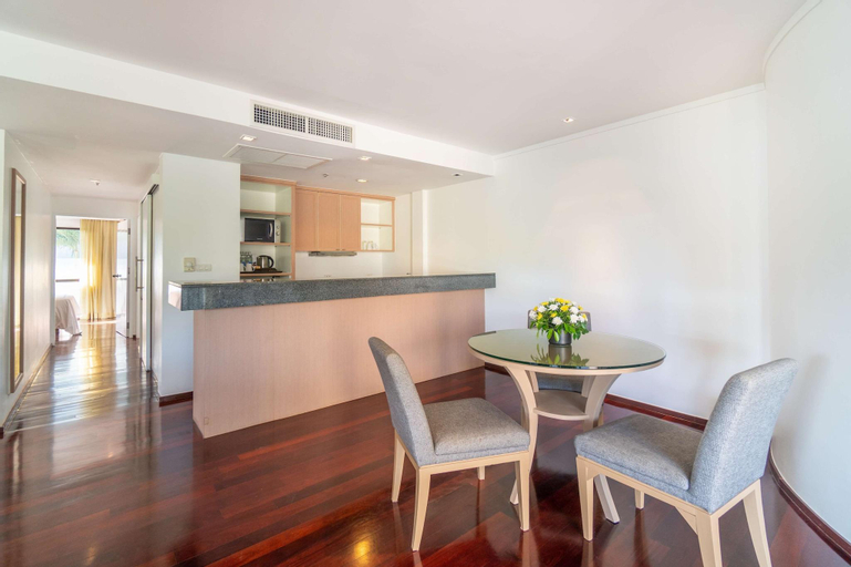Dining Room 26