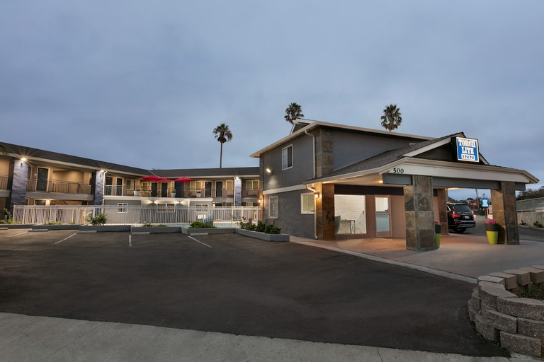 Exterior & Views 1, Best Western Torch-Lite Inn, Santa Cruz