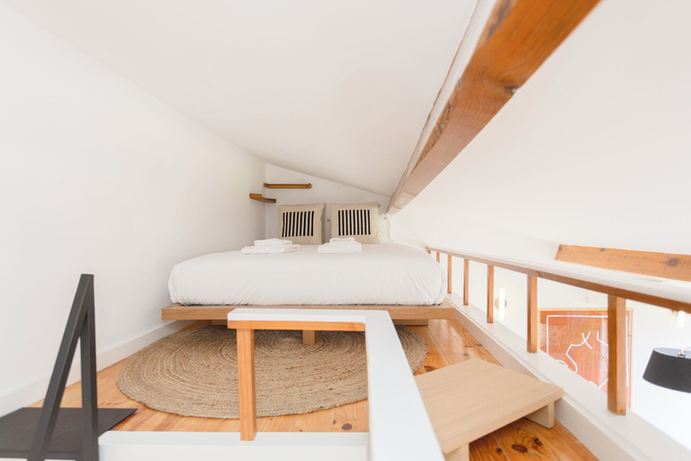 Bedroom 2, Liiiving - Mezzanine Delight Balcony, Porto