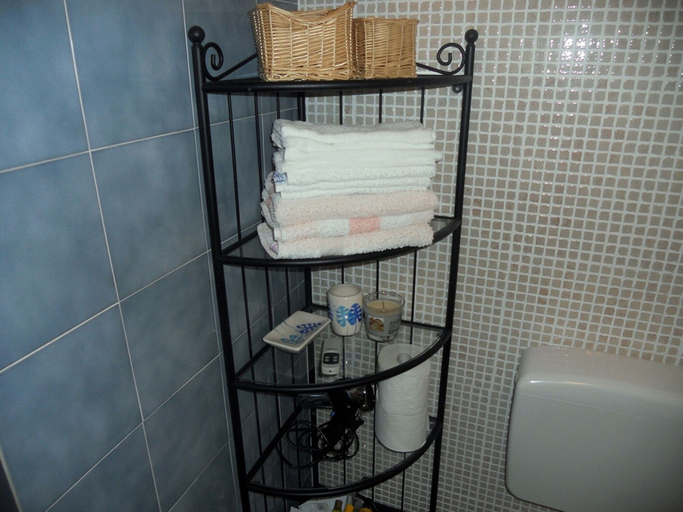 Bathroom 4, Spacious Apartment With Terrace & Outdoor Kitchen Surrounded by a Garden, Kastav