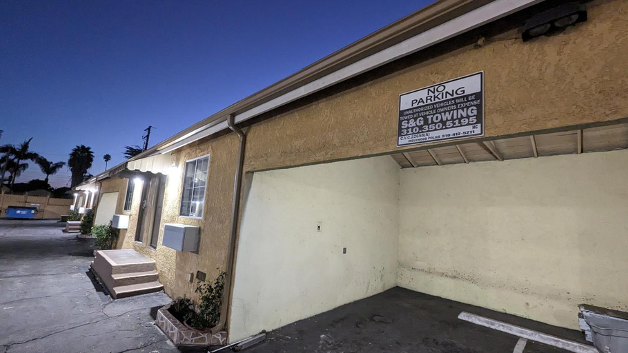 4, Airport Motel - Inglewood, Los Angeles