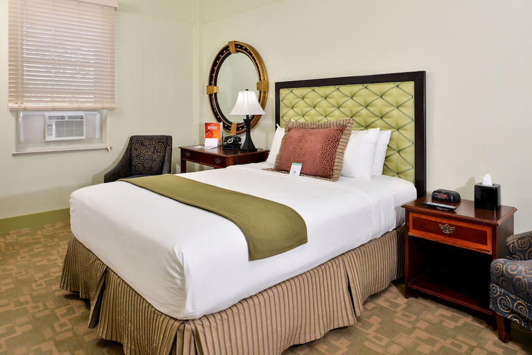 Bedroom 3, Murray Hotel, Grant