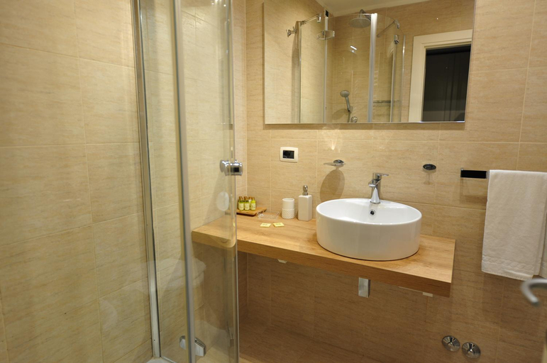 Bathroom 3, Casa Martini Guesthouse, Rome