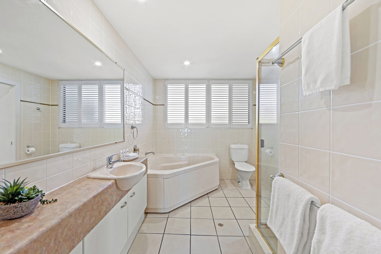 Bathroom 7