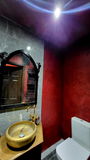Bathroom, The Gothic Corner, York