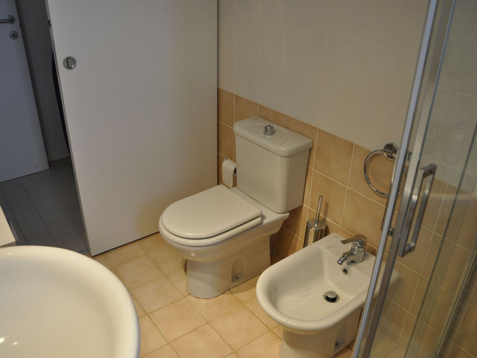Bathroom 4, Poolside Stay in Lazise, Verona