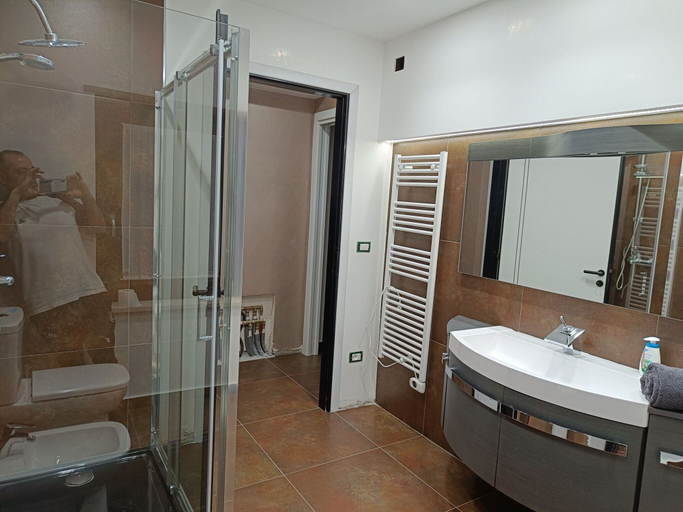 Bathroom 4, Villa in Nissoria With Private Pool, Enna