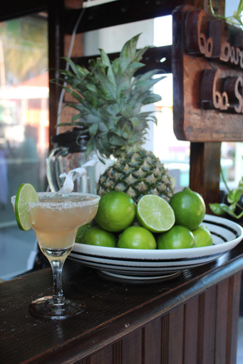 Food & Drinks, Barefoot Caye Caulker Hotel