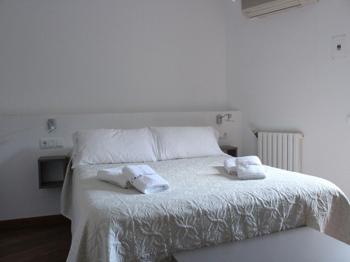 Bedroom 2, Hotel Casa Domenc, Huesca
