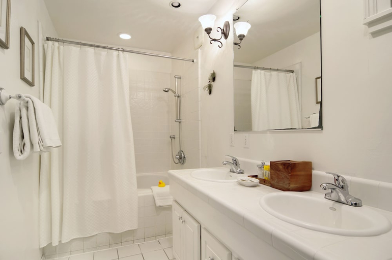 Bathroom 3, Babbling Brook Inn, Santa Cruz