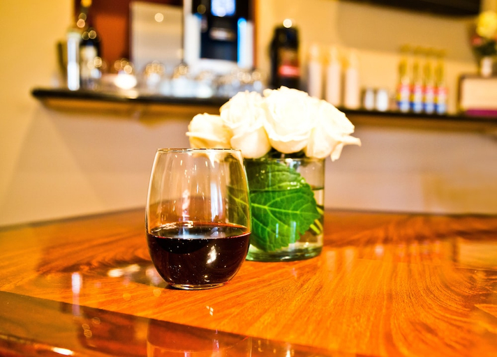 Food & Drinks 5, Millwood Inn And Suites, San Mateo