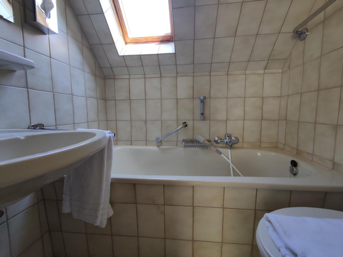 Bathroom 4