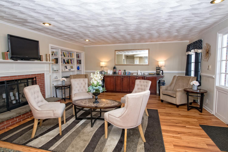 Public Area 2, Colonial Inn Seekonk, Bristol