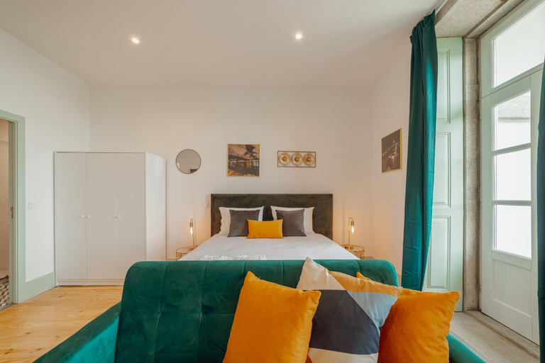 Room 4, Downtown Suite B by Vacationy, Porto