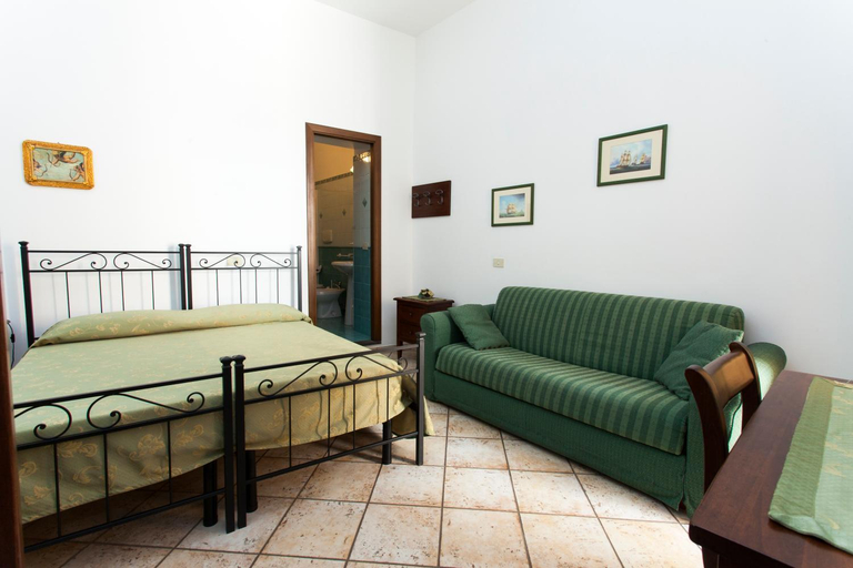 Others 5, Residence Marina Corta, Messina