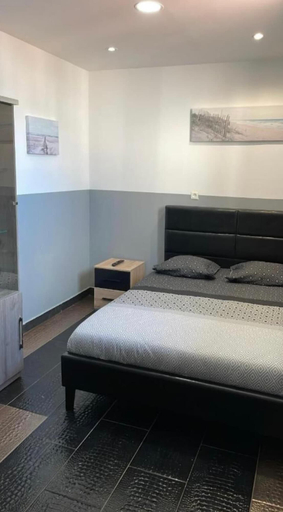 Bedroom 4, Hôtel le Capitol, Bouches-du-Rhône