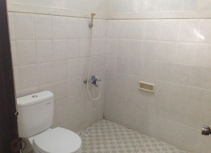 Bathroom 7
