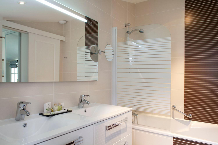 Bathroom 9