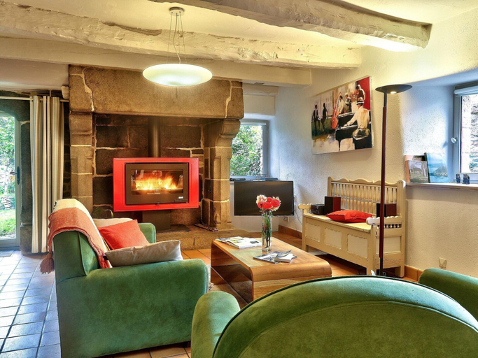 Living area, Cosy Holiday Home in Huelgoat With Terrace, Finistère