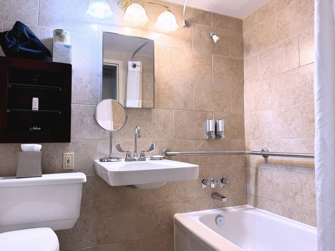 Bathroom 5, Spencer Hotel and Conference Centre, Middlesex