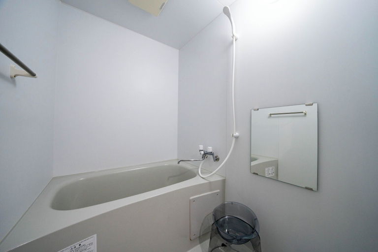 Bathroom 4, Norwegian Wood 303, Sapporo