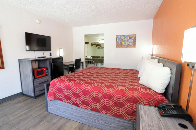 Bedroom 2, Express Inn, Bryan