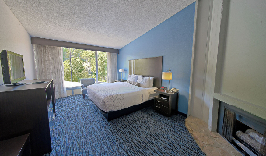 Bedroom 5, Glenstone Lodge, Sevier
