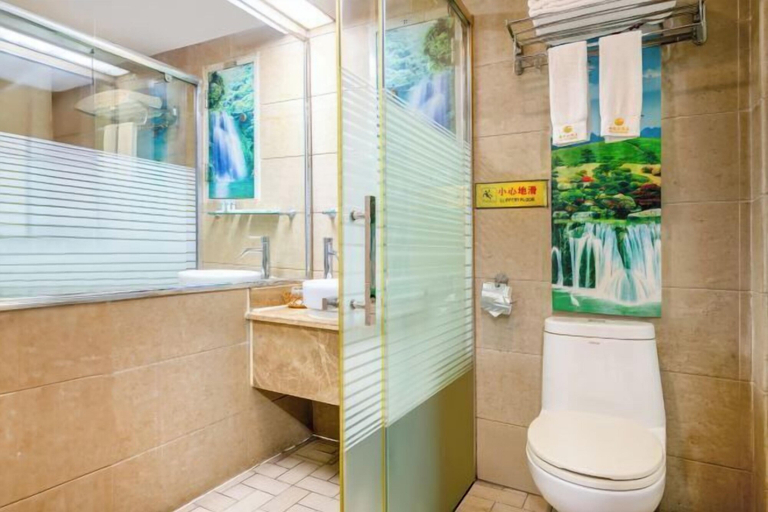 Bathroom 3, Hai Yue Hotel, Qingyuan