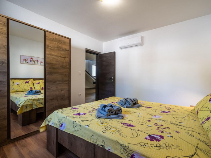 Bedroom 3, Modern Villa With Private Pool Near Labin and the Beach, Raša