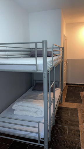 Bedroom 2, Hôtel le Capitol, Bouches-du-Rhône