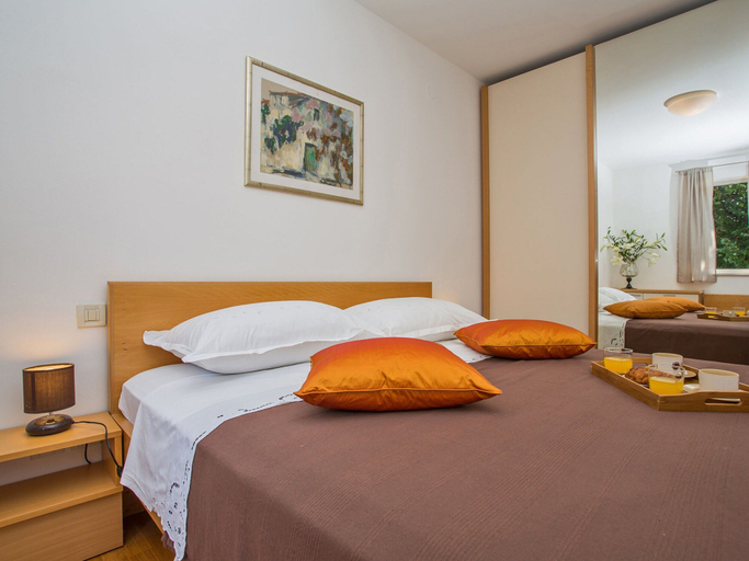 Bedroom 4, Spacious and Modern 1st Floor Apartment With Private Garage, Wi-fi, Dubrovnik